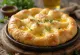 Focaccia men nở truyền thống được bày biện
