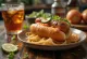 Hot Dog Công Thức Bí Mật được bày biện