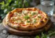 Pizza al Granchio với thịt cua và mùi tây