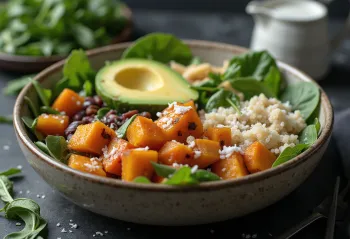 Buddha Bowl khoai lang cốt dừa được bày biện đẹp mắt