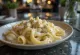 Sốt kem phô mai Gorgonzola được bày ra đĩa