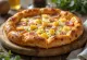 Pizza Hawaii viền phô mai được phục vụ