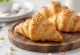 Croissant cải ngựa được bày ra đĩa