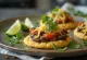 Bánh sopes Mexico chuẩn vị với phô mai và đậu