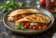 Wrap cà chua với húng quế tươi và mozzarella