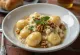 Gnocchi phô mai dê hạt óc chó trên đĩa