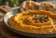 Hummus bí đỏ nướng BBQ được bày ra đĩa