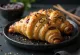 Croissant đậu đỏ kiểu Trung Quốc mới nướng