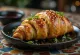 Croissant ngũ vị hương kiểu Trung Quốc được phục vụ