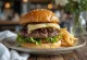 Hamburger kiểu Pháp với phô mai camembert và hành tây caramel
