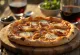 Pizza con cipolla với hành tây caramel và phô mai